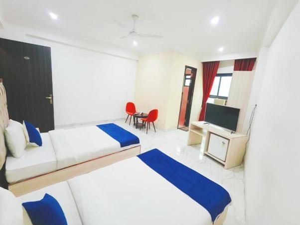 Hotel Almora Sky Near By Delhi International Airport With - Free Airport Pickup And Drop Нью-Делі Екстер'єр фото