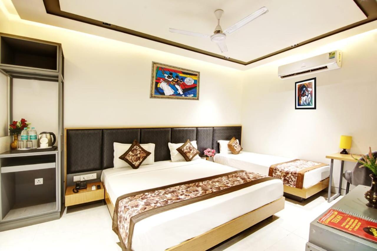 Hotel Almora Sky Near By Delhi International Airport With - Free Airport Pickup And Drop Нью-Делі Екстер'єр фото