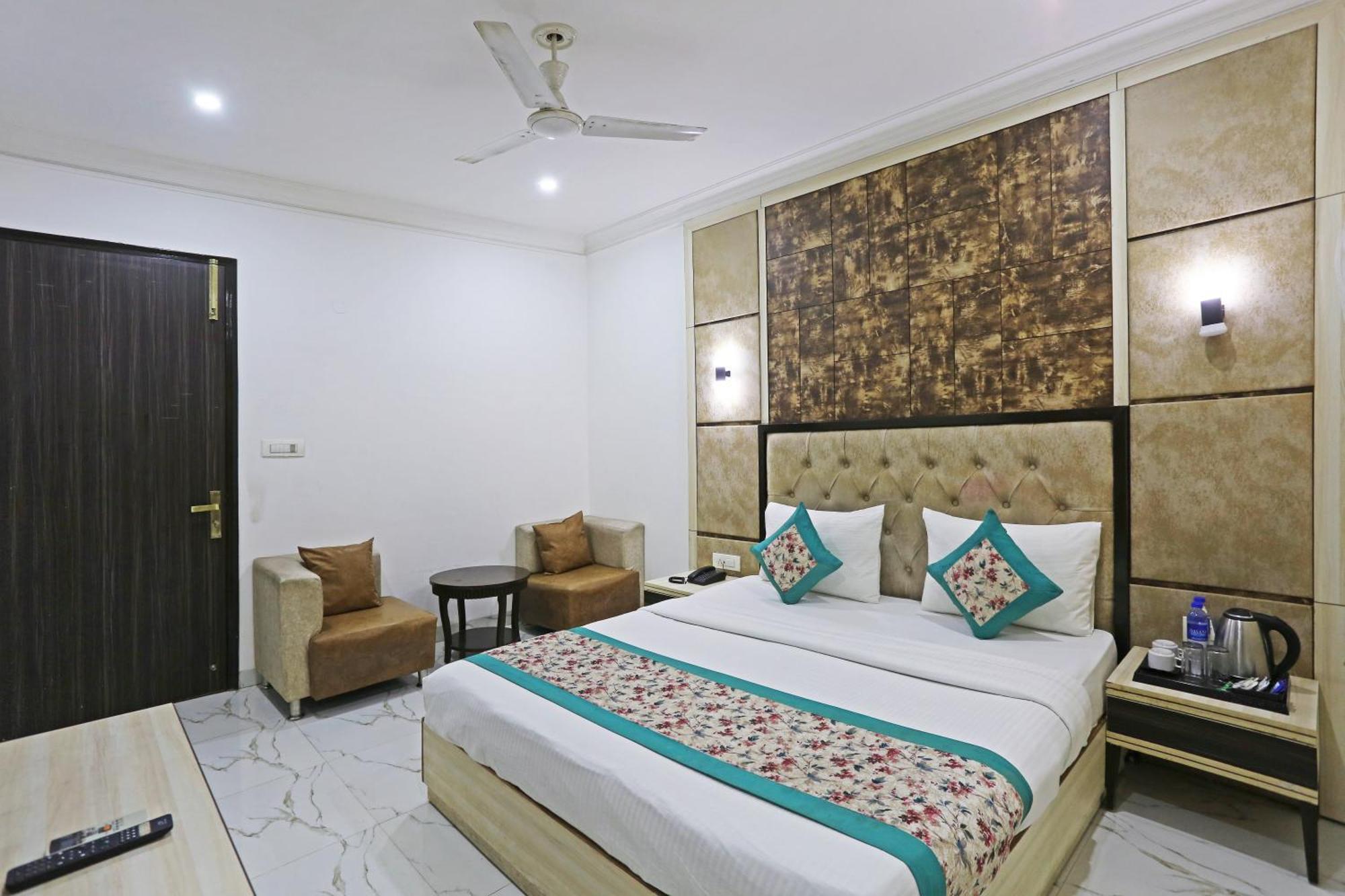 Hotel Almora Sky Near By Delhi International Airport With - Free Airport Pickup And Drop Нью-Делі Екстер'єр фото