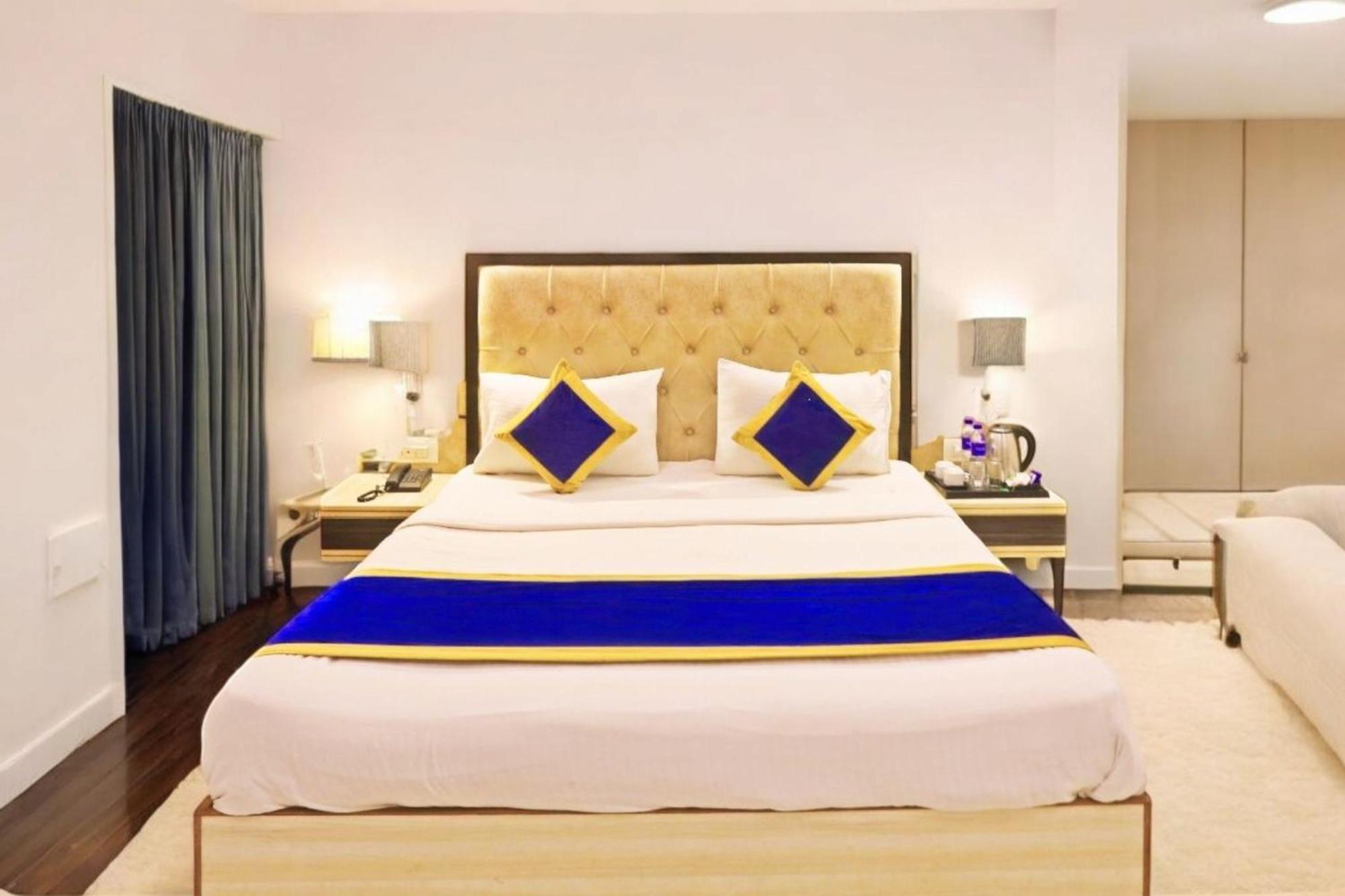 Hotel Almora Sky Near By Delhi International Airport With - Free Airport Pickup And Drop Нью-Делі Екстер'єр фото